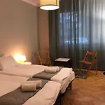 Eu Metro Station, City Center, Lovely 3-Bedroom Apartment, Free Parking