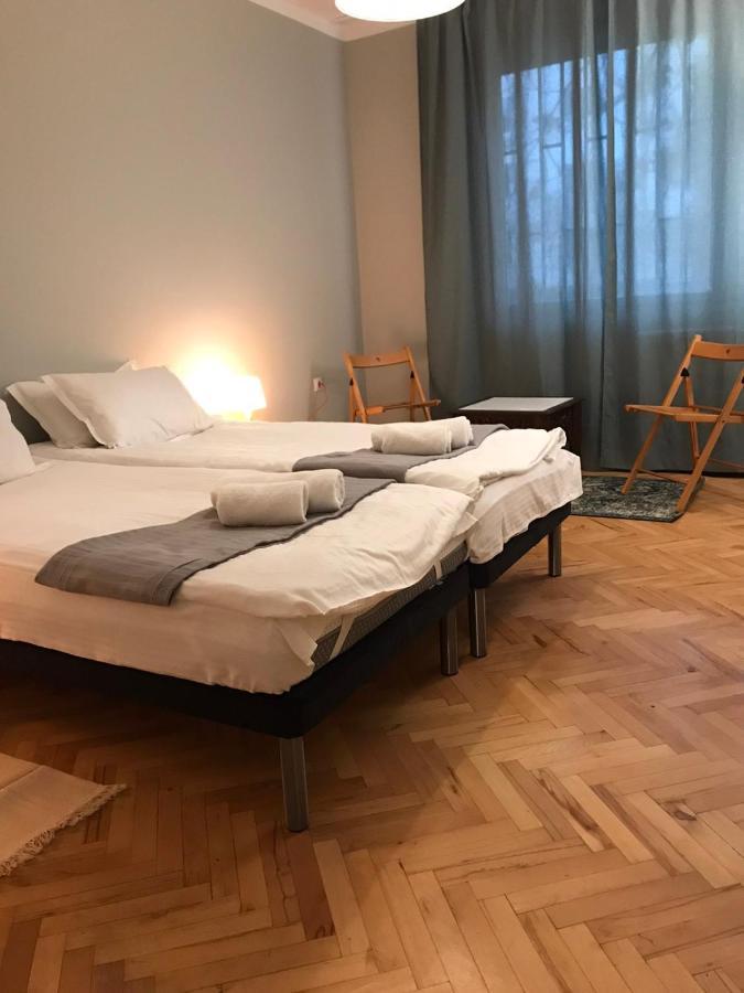 Eu Metro Station, Center, Lovely 3-bedroom Apartment, Free Parking Apartment