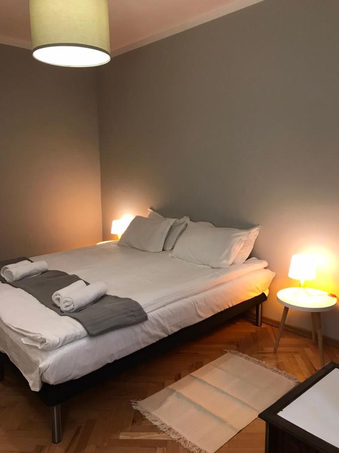 Eu Metro Station, Center, Lovely 3-bedroom Apartment, Free Parking Apartment
