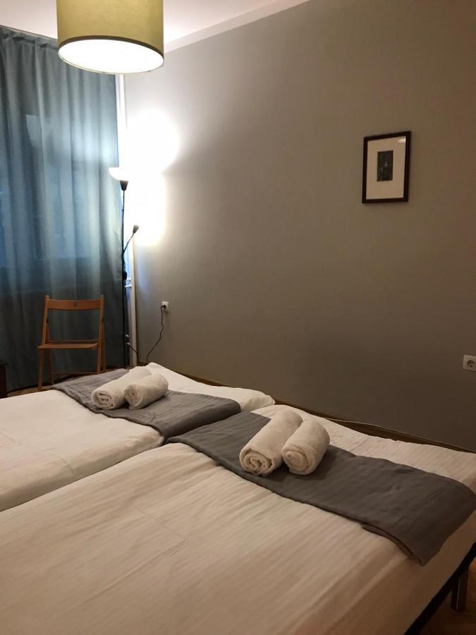 Eu Metro Station, Center, Lovely 3-bedroom Apartment, Free Parking Apartemen Sofia
