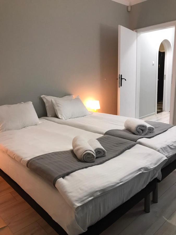 Eu Metro Station, Center, Lovely 3-bedroom Apartment, Free Parking *